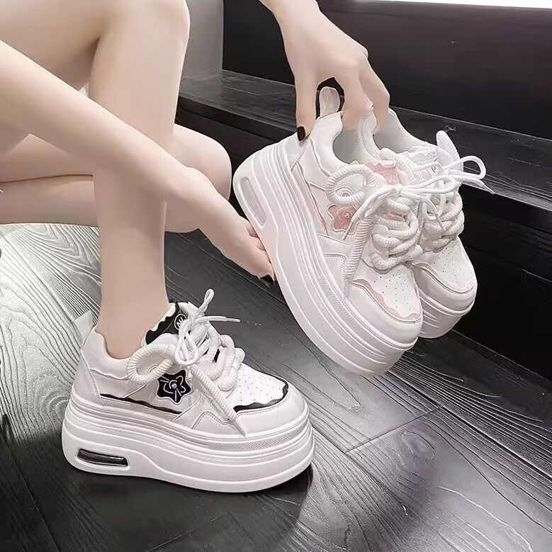 学生厚底运动小白鞋女2025春秋季新款百搭小个子增高松糕软皮板鞋