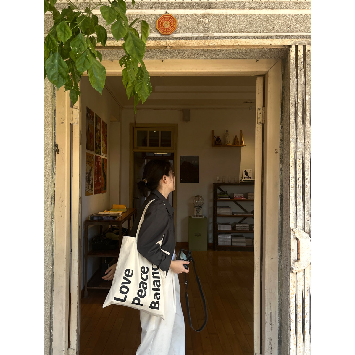 youngforever爱与和平托特包大容量帆布包布袋学生英文字母包