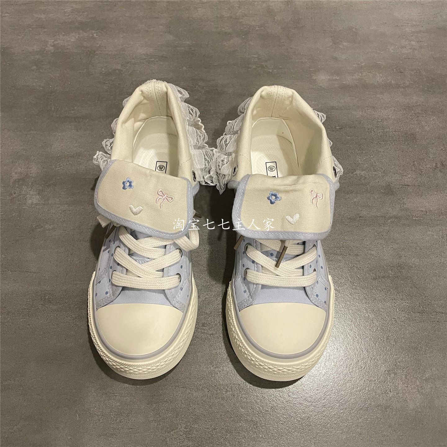 学院甜妹配裙子巨好看帆布鞋