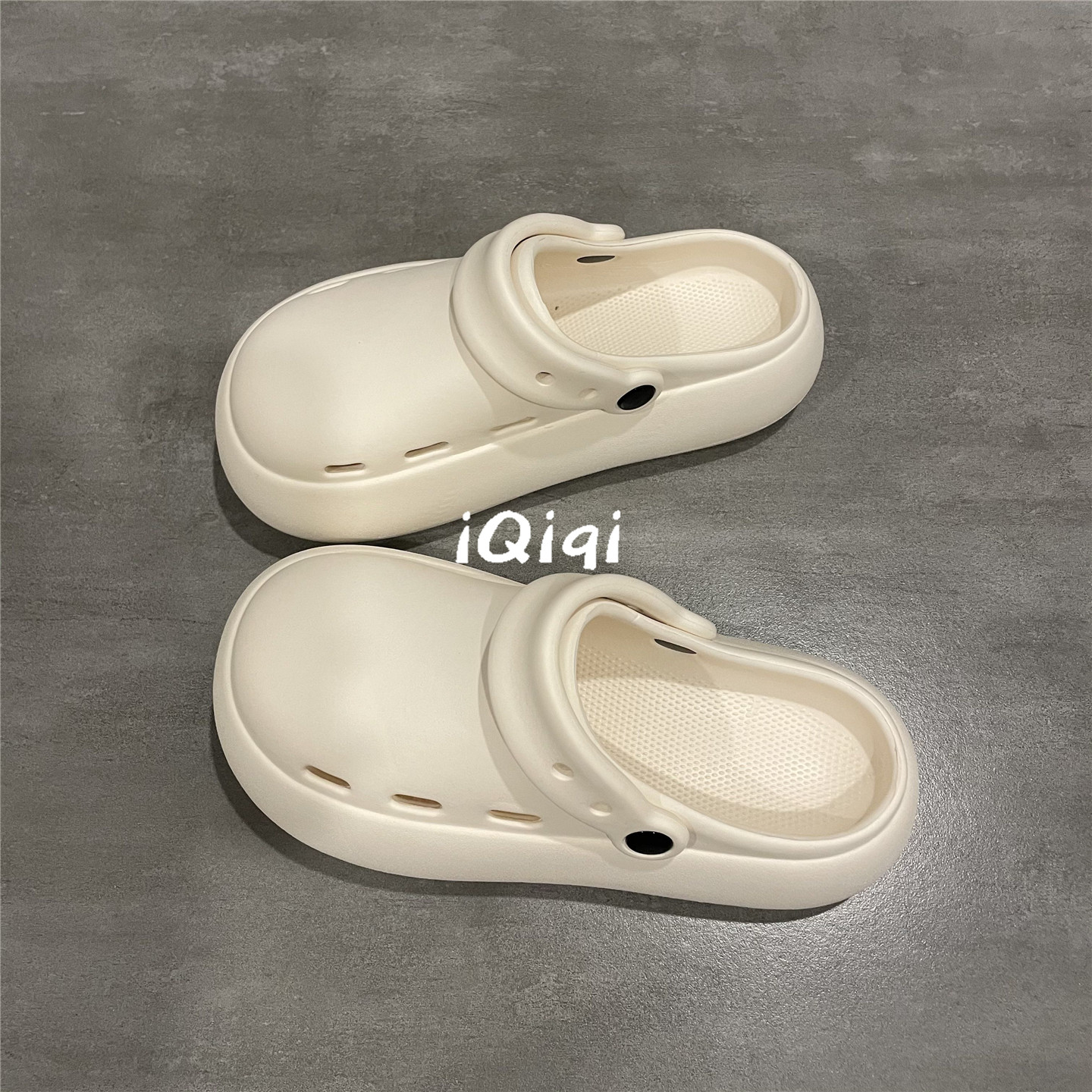 洞洞鞋女溯溪徒步户外涉水