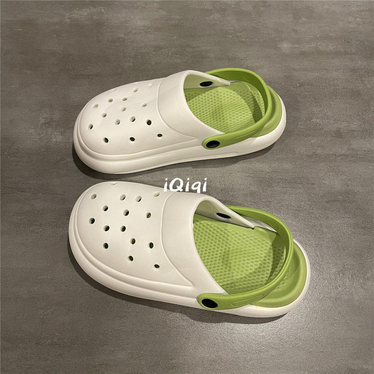 七七主人家 休闲洞洞鞋夏天穿的透气不闷脚女孩户外凉鞋休闲拖鞋