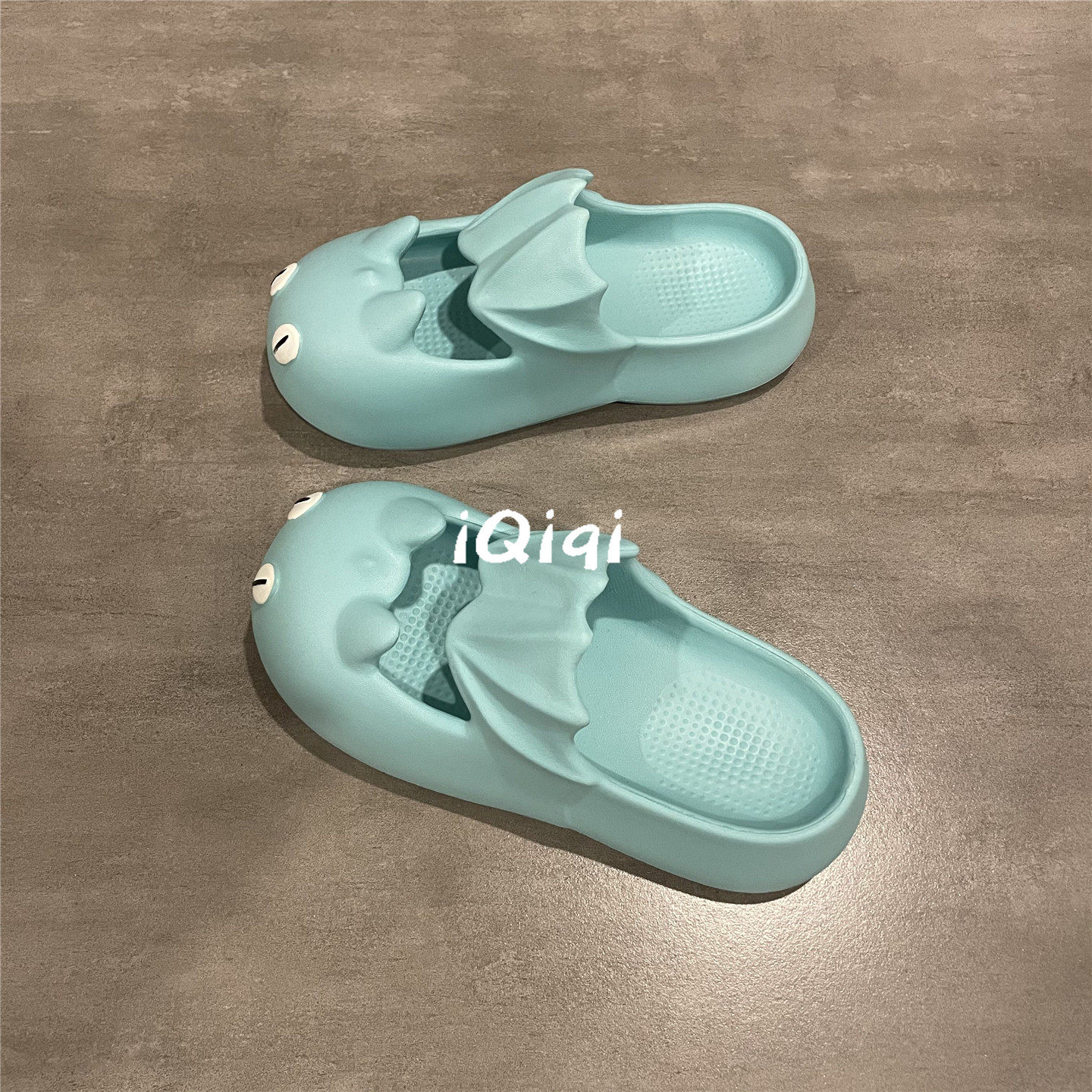 卡通小飞龙包头拖鞋女夏季