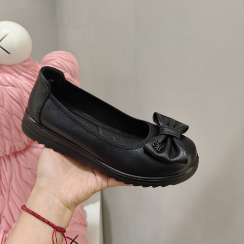 冰洁女鞋2025春季款单鞋真皮平跟圆头软底皮鞋蝴蝶结中老年妈妈鞋