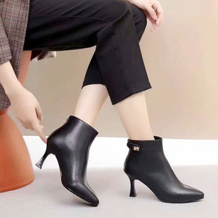 摩西米妮女靴2019冬季新款真皮高跟细跟短筒靴加绒棉靴子潮571360