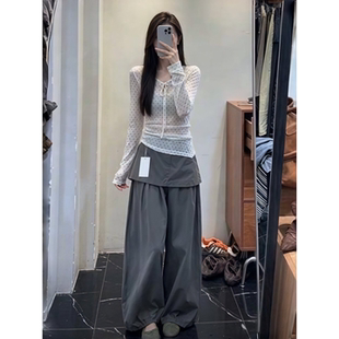 白色波点T恤早秋装女款2026新款长袖V领法式小资漂亮旅游穿搭上衣
