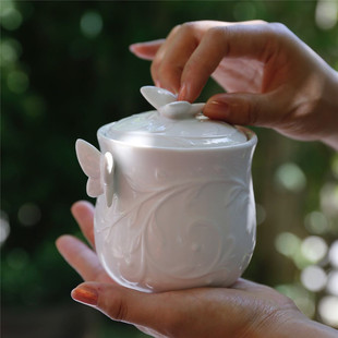 一鸿艺居陶瓷餐具惊为天人翩盈蝴蝶浮雕炖盅杂物零食罐买满包邮