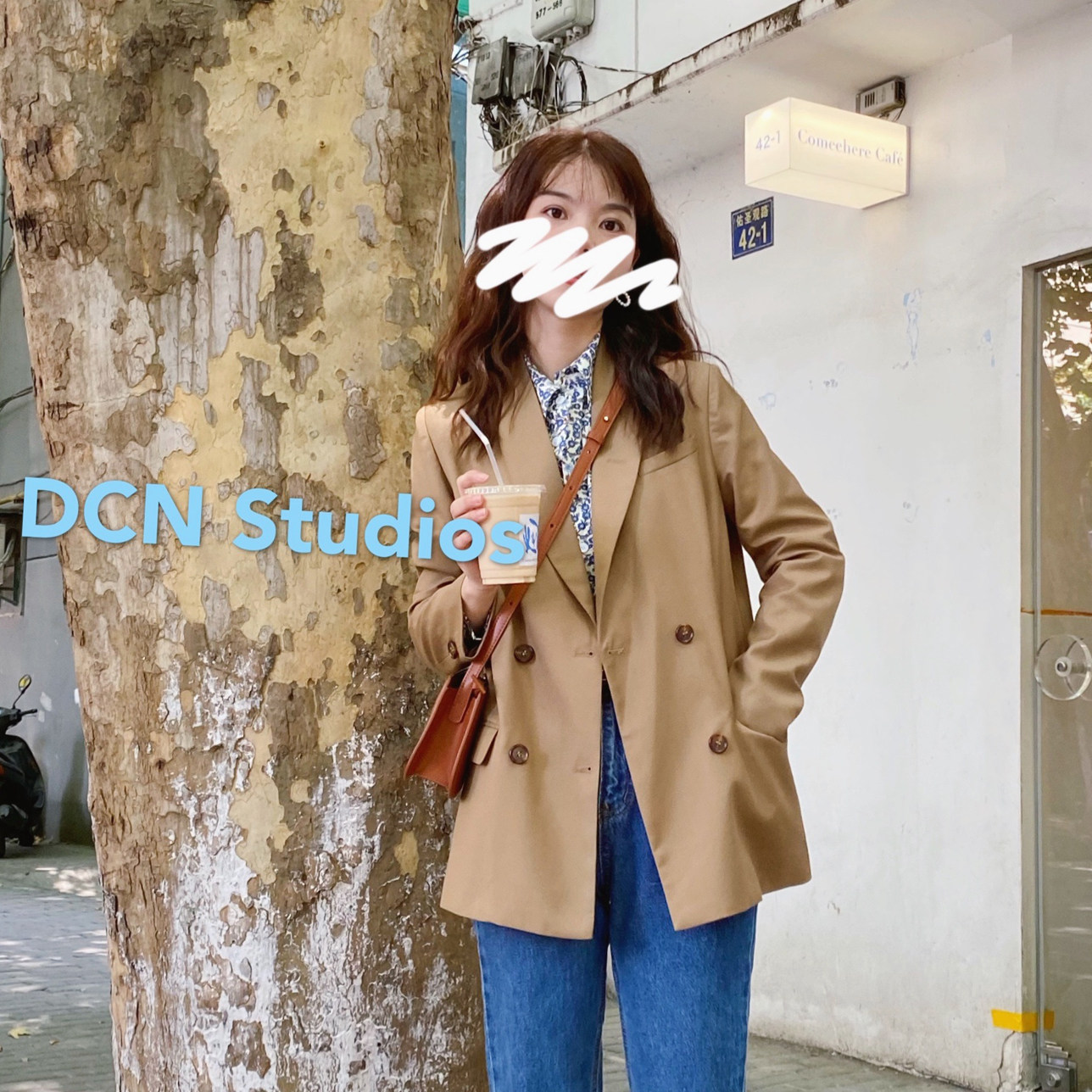 大吹女20/秋 简洁高ji设计法式复古经典双排扣穿不腻驼色西装外套