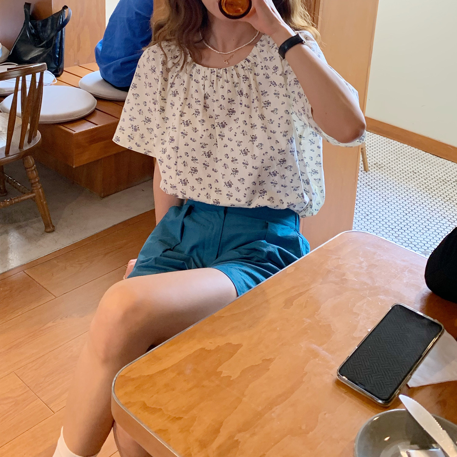 大吹女/夏 上身好看ji简设计蓝色碎花法式小衫娃娃款复古衬衫女