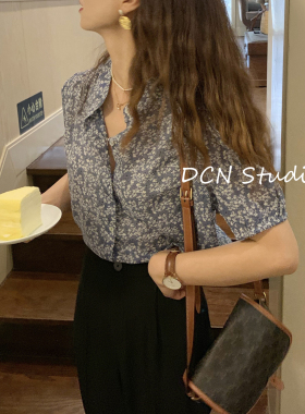 大吹女  南法夏日蓝碎花显白清凉降暑的小立领复古法式短袖衬衫