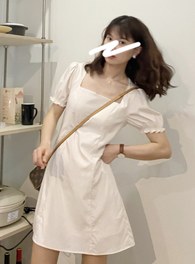 大吹女 哇~白裙子 复古修身显瘦方领法式杏白赫本黑泡泡袖小个子
