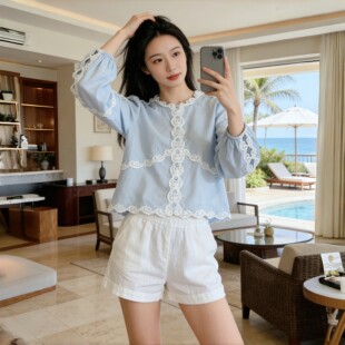 南油品质法式清新浅蓝色蕾丝拼接衬衫女2026通勤度假百搭显瘦衬衣