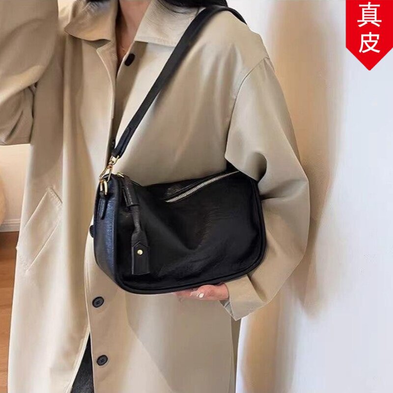 真皮百搭2026新款复古宽带单肩斜挎包女包高级休闲时尚潮流枕头包