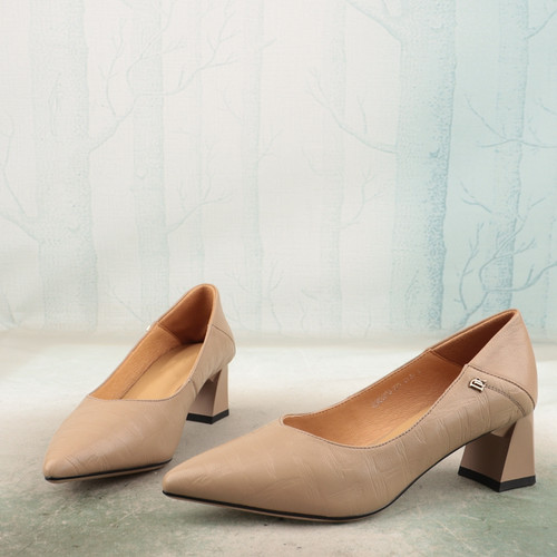 压纹羊皮尖头中跟赫本风浅口单鞋