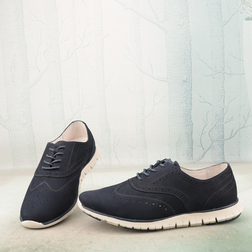 雕花牛皮真皮摇摇底布洛克单鞋