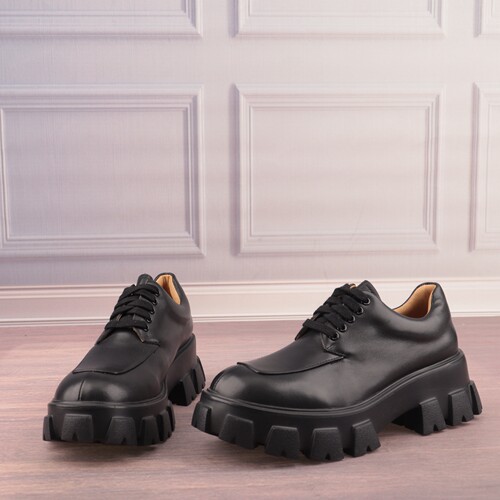 牛皮革面羊皮里圆头高跟深口单鞋