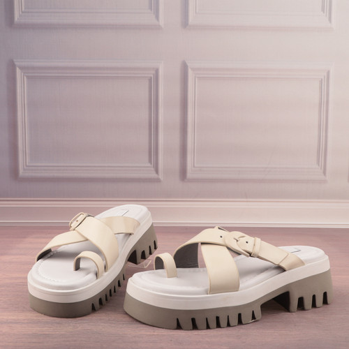 皮带扣牛皮面羊皮里套趾一字拖鞋