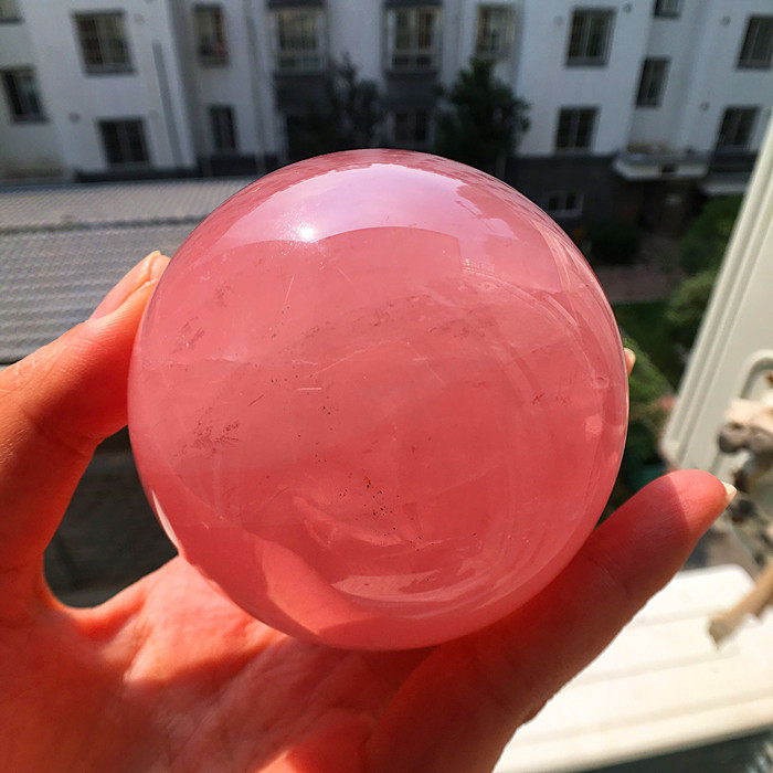 新品莫桑比克星光粉水晶球粉色圆球单珠家居装饰摆件原石打磨把玩