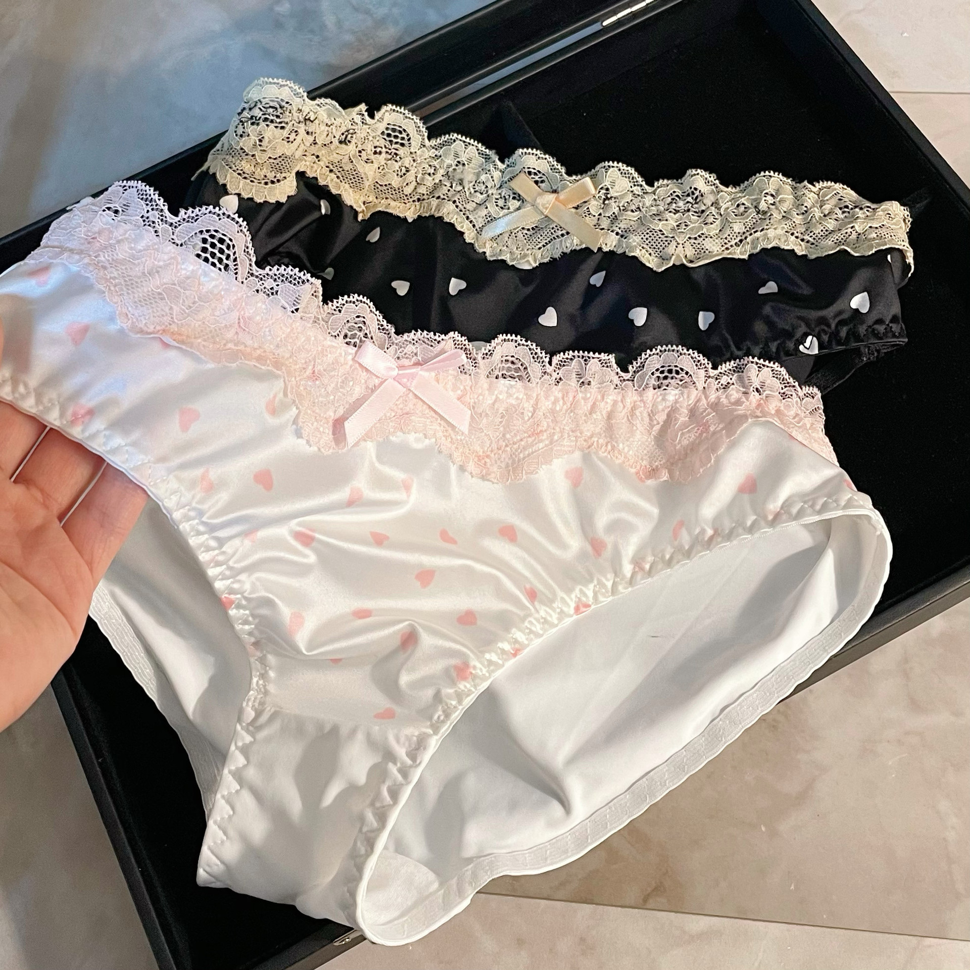 丝滑面料甜美清新女生内裤性感可爱心蝴蝶结花边低腰三角短裤纯欲
