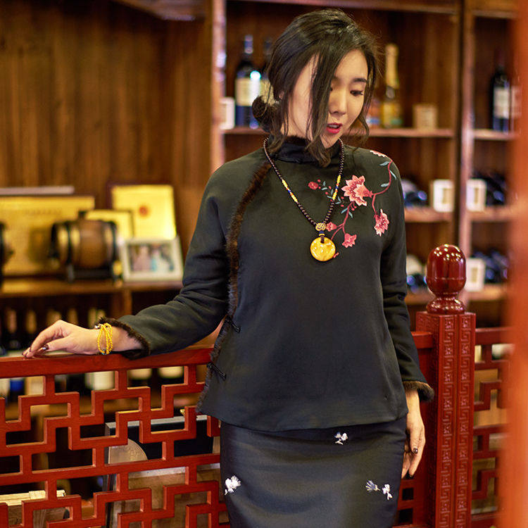 秋冬新品高端进口全真丝绣花新女盘扣棉服棉袄中式棉服短款毛领