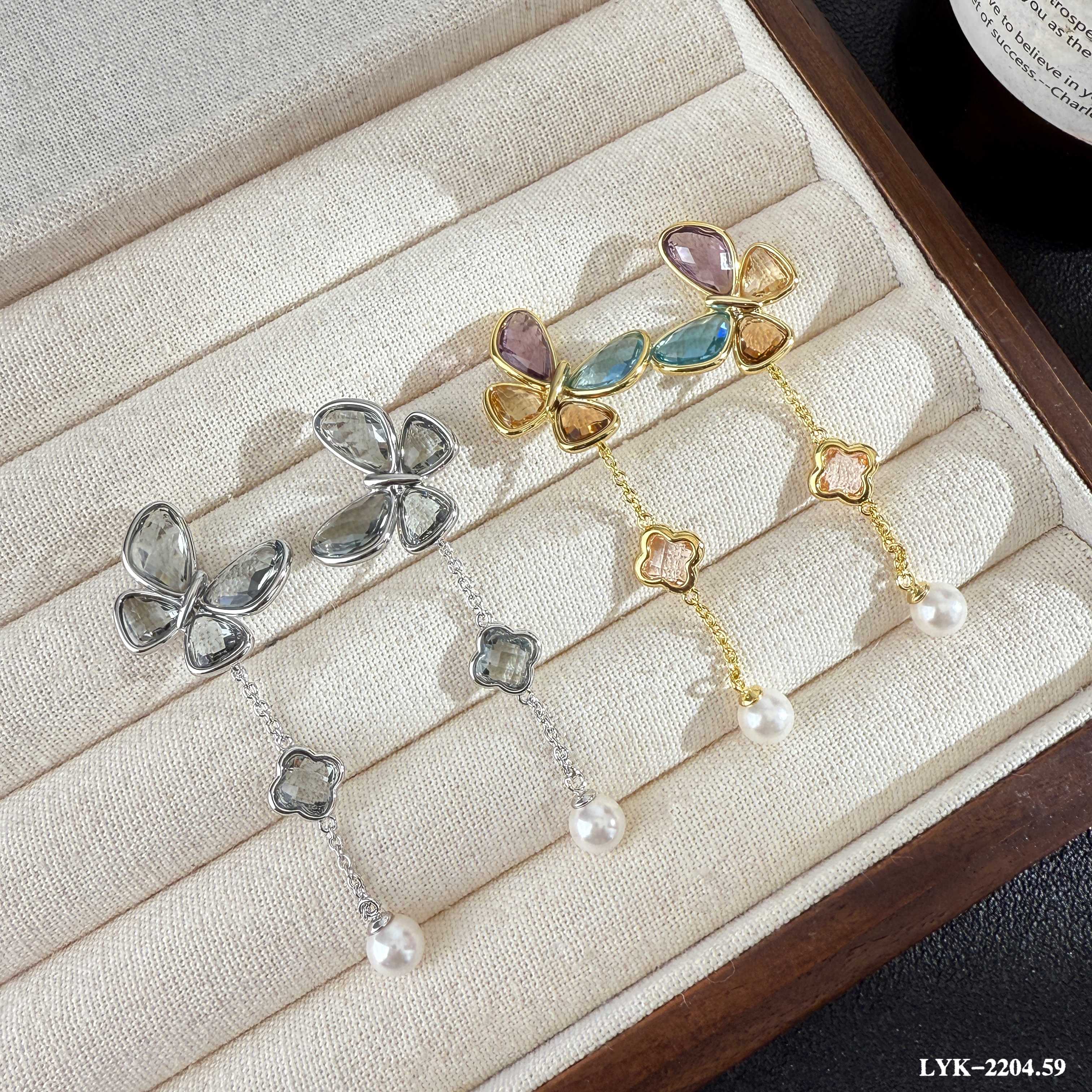 丽贝丽影爆款时尚气质法式复古高级感彩色锆石蝴蝶珍珠耳环耳饰女