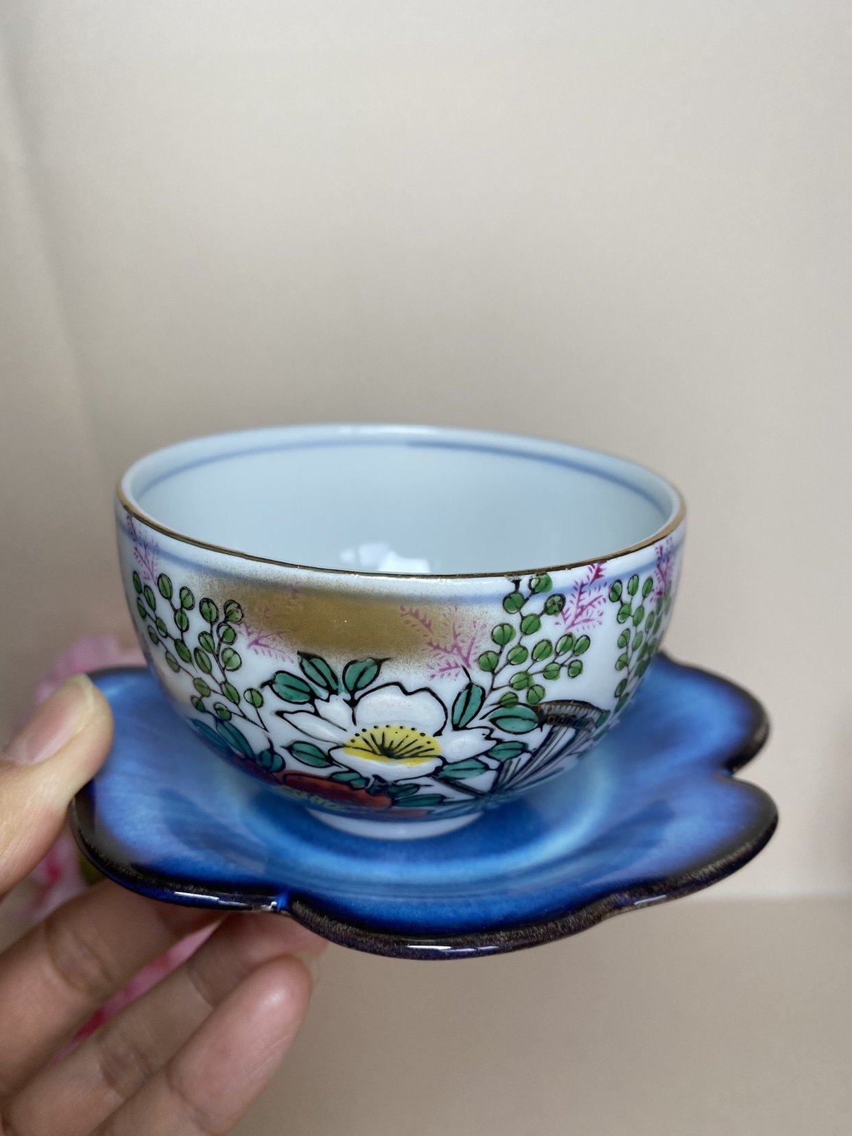 日本制 九谷烧秀芳谨制 手绘交趾釉花草纹描金茶杯功夫茶杯品茗杯