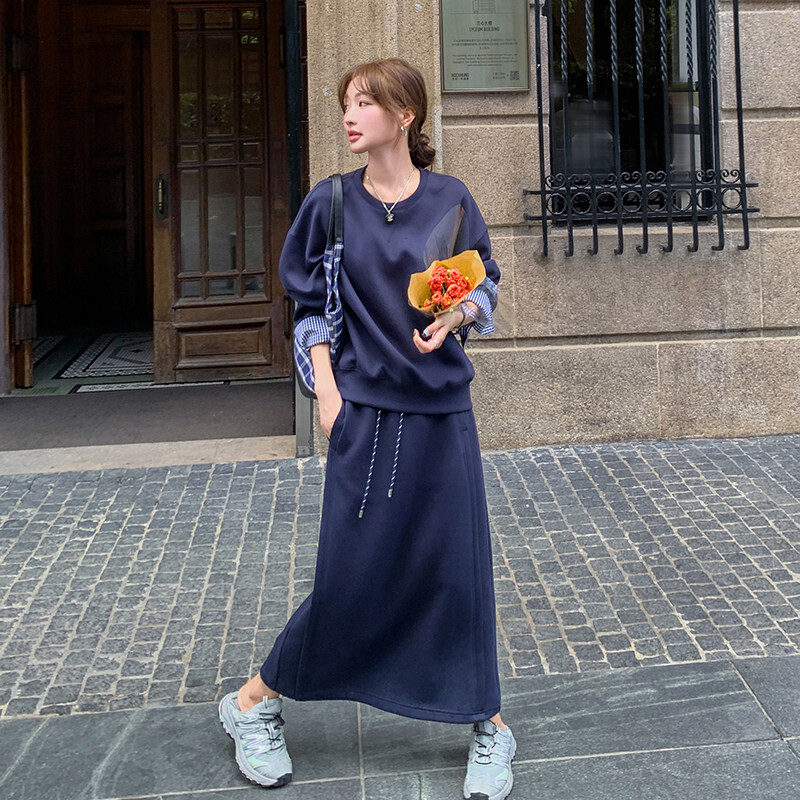 藏青色休闲运动套装女早秋miu系格子拼接长袖卫衣半身长裙两件套