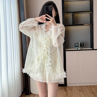 套装 法式 时尚 女夏季 三件套 甜美V领花边镂空花朵宽松衬衫 高腰短裤
