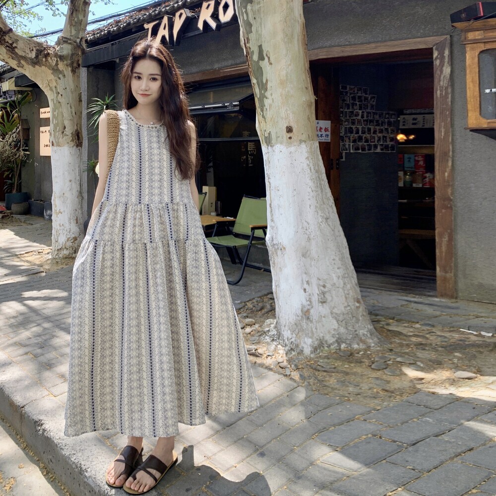 复古碎花绝美法式连衣裙2025新款女初夏小香风超好看高级感背心裙