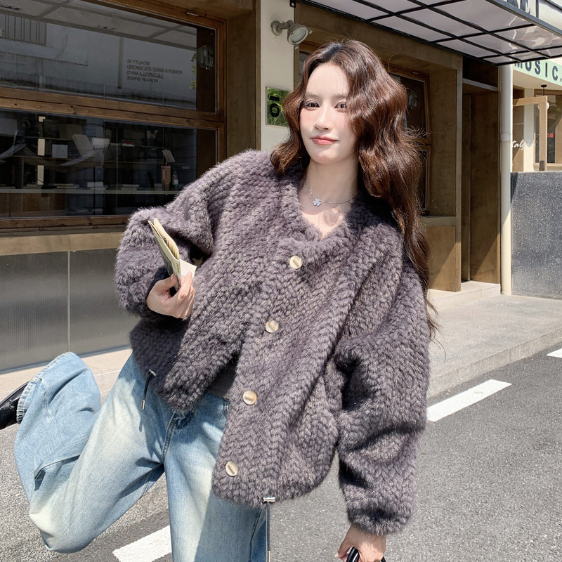 编号年轻优质不支持可拆卸设计新款仿皮毛一体女百搭加厚保暖外套