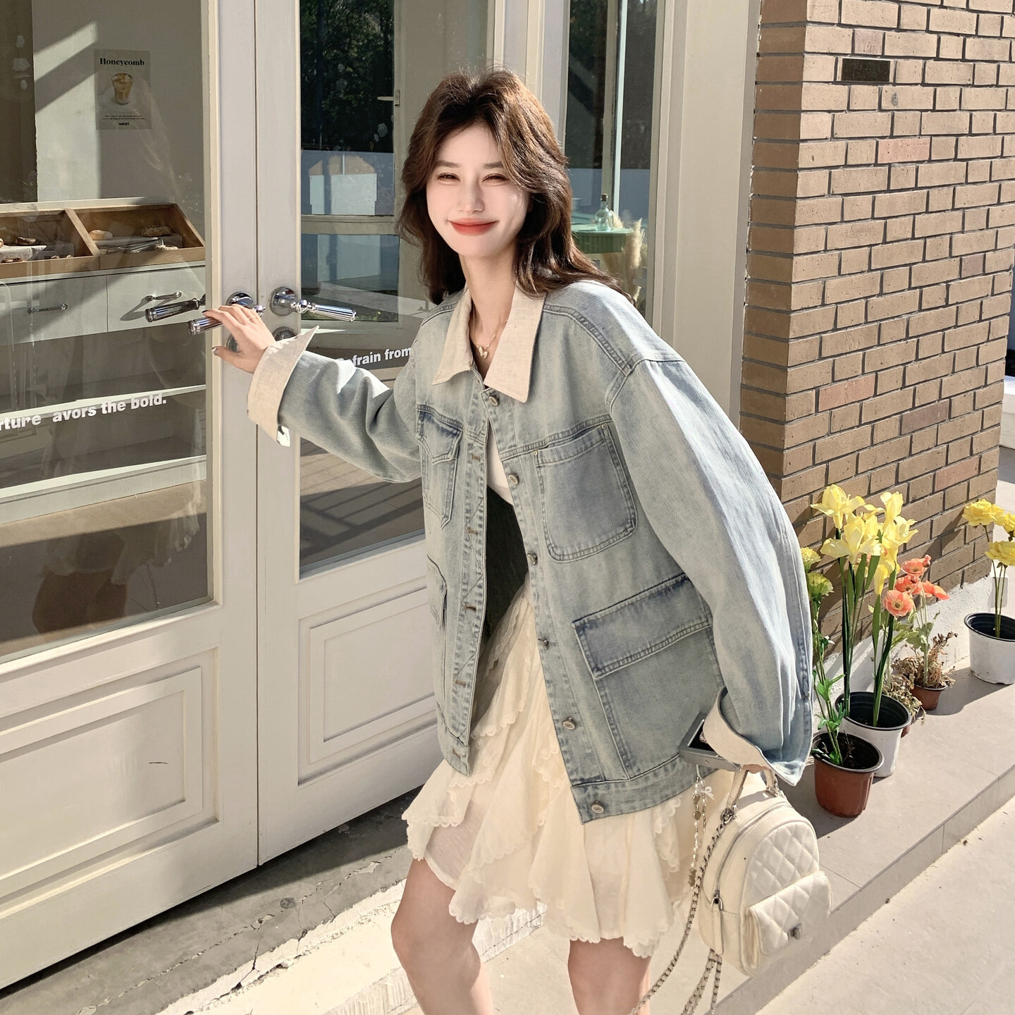 浅蓝色上衣优质撞色翻领现货外套女春新款韩式设计感减龄短外套