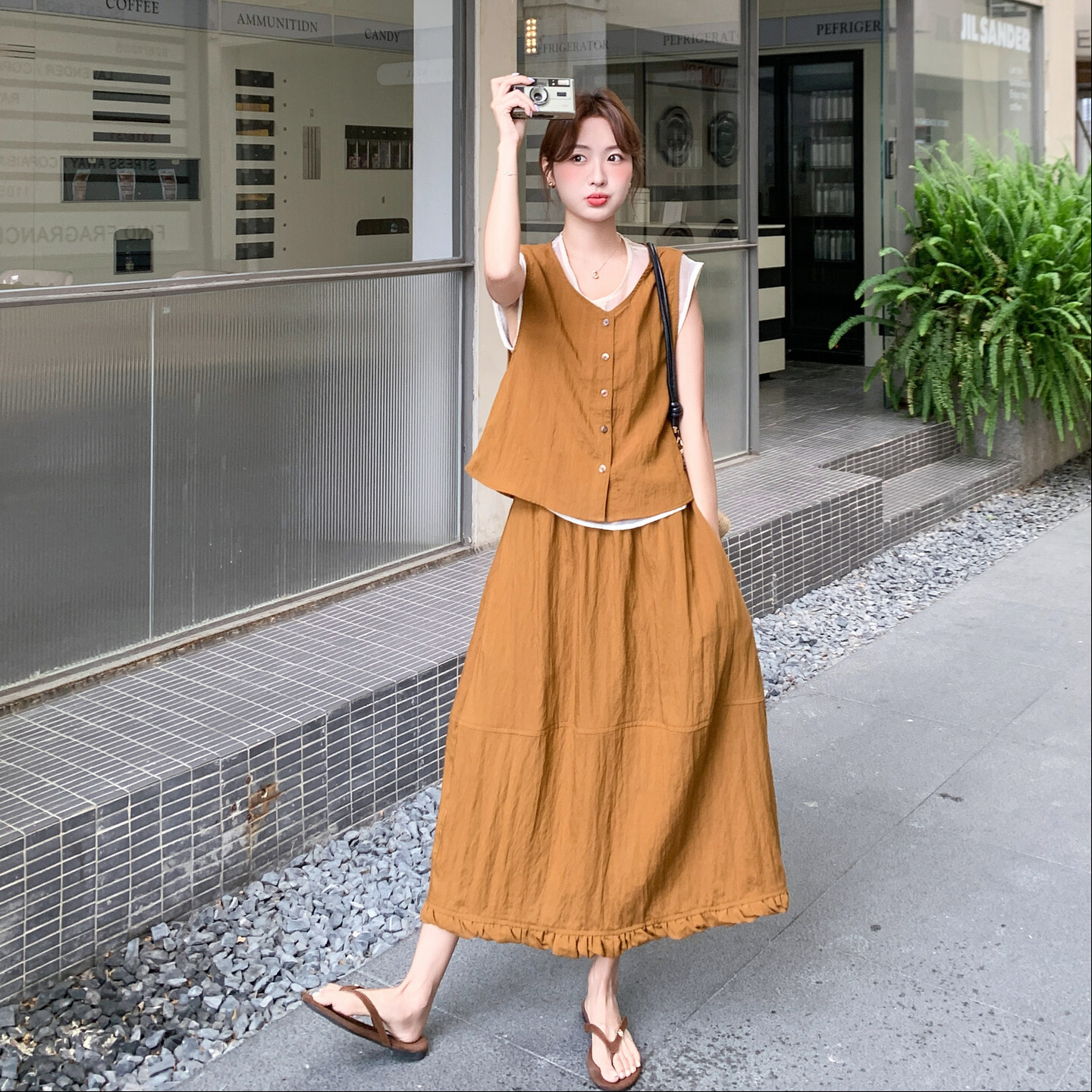夏季新款时尚宽松显瘦无袖衬衫背心马甲配木耳边半身裙减龄三件套