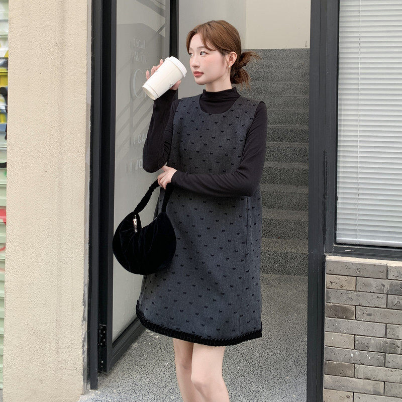 秋季裙子优质休闲设计感精品中高腰包臀甩卖连衣裙女背心裙新款