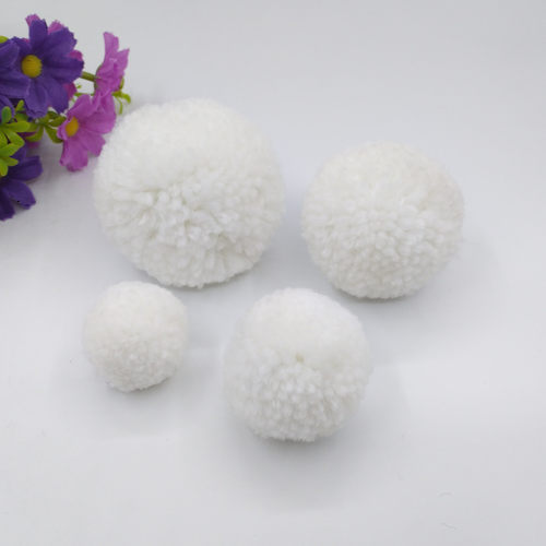 白色毛线球服装辅料鞋帽配饰