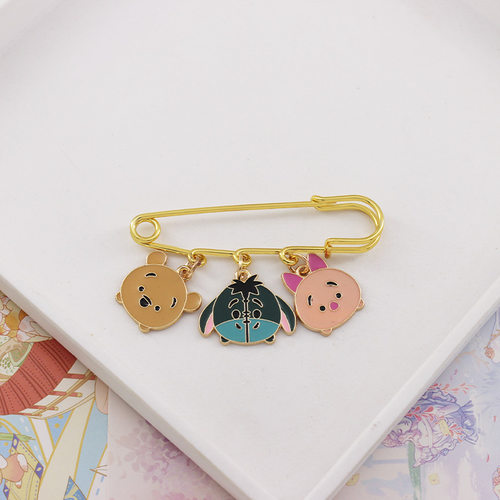 可爱滴油维尼小熊胸针卡