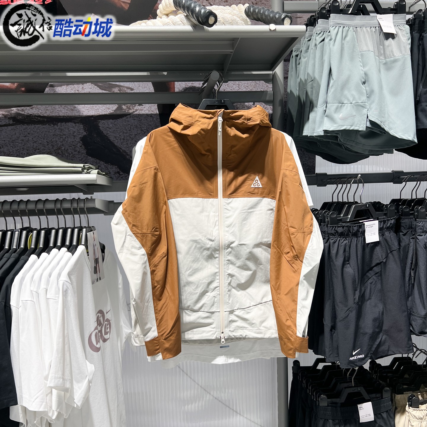 Nike耐克女装2026年秋新款ACG防风防水夹克硬壳冲锋衣 HJ0247-281