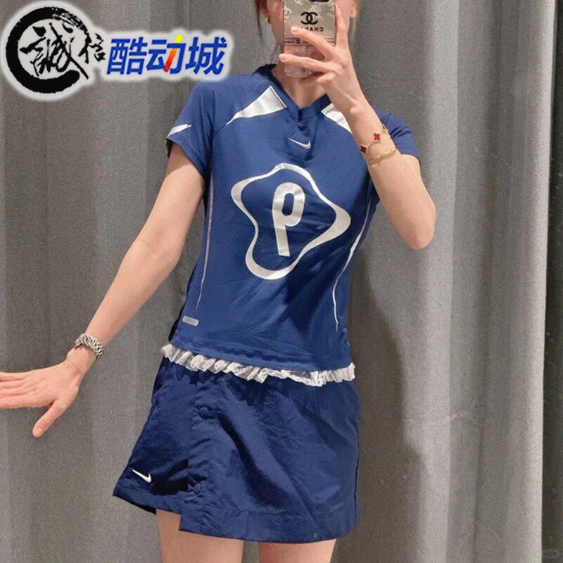 耐克女子复古蕾丝修身运动T恤