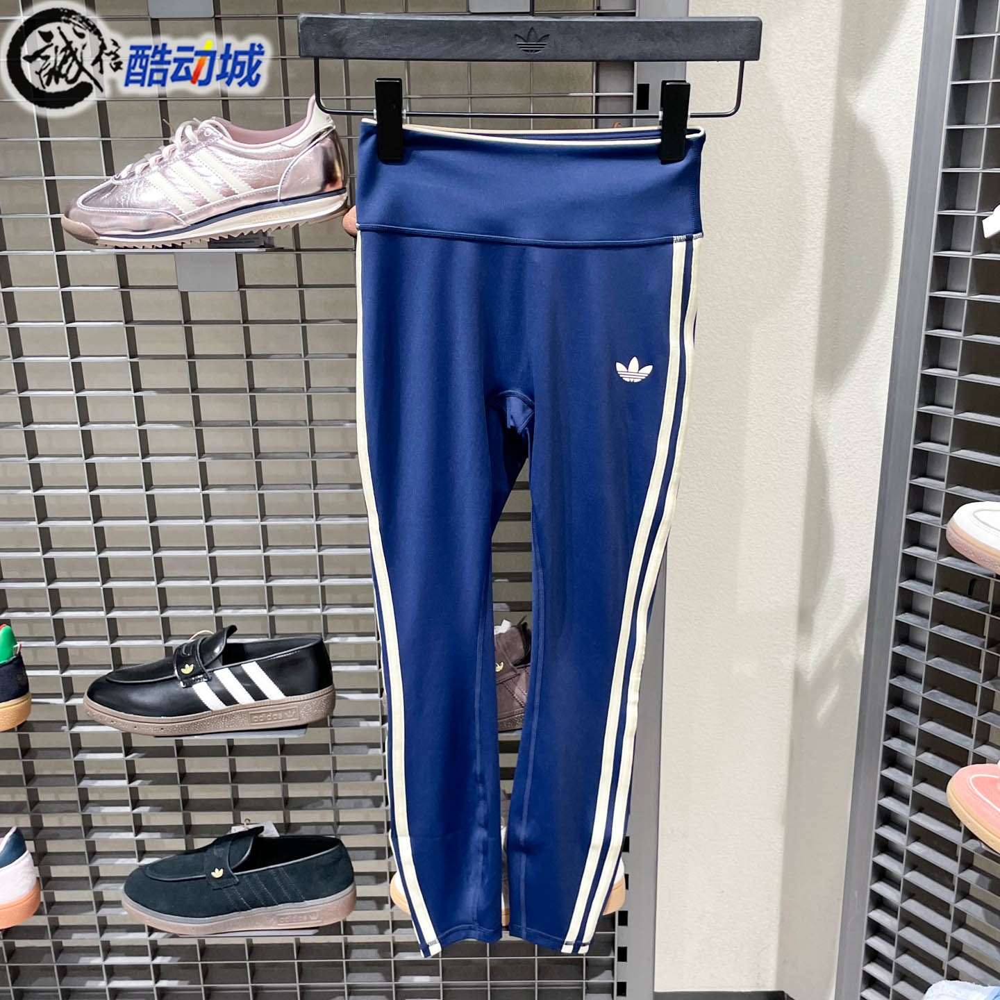 阿迪达斯三叶草女子2026秋新款训练系列健身九分运动紧身裤KT6960