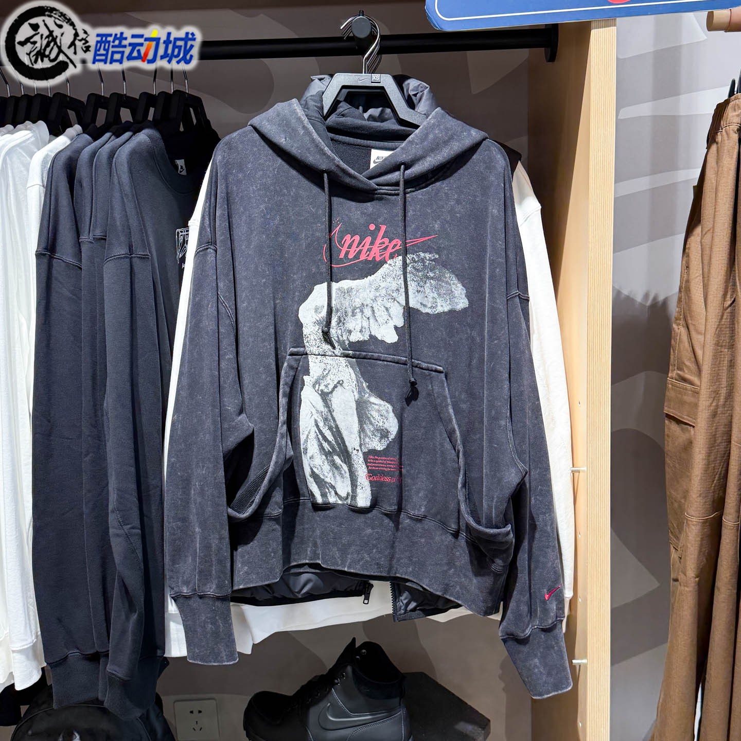 Nike耐克女子2025秋季Oversize 风套头针织卫衣连帽衫 IO0489-010