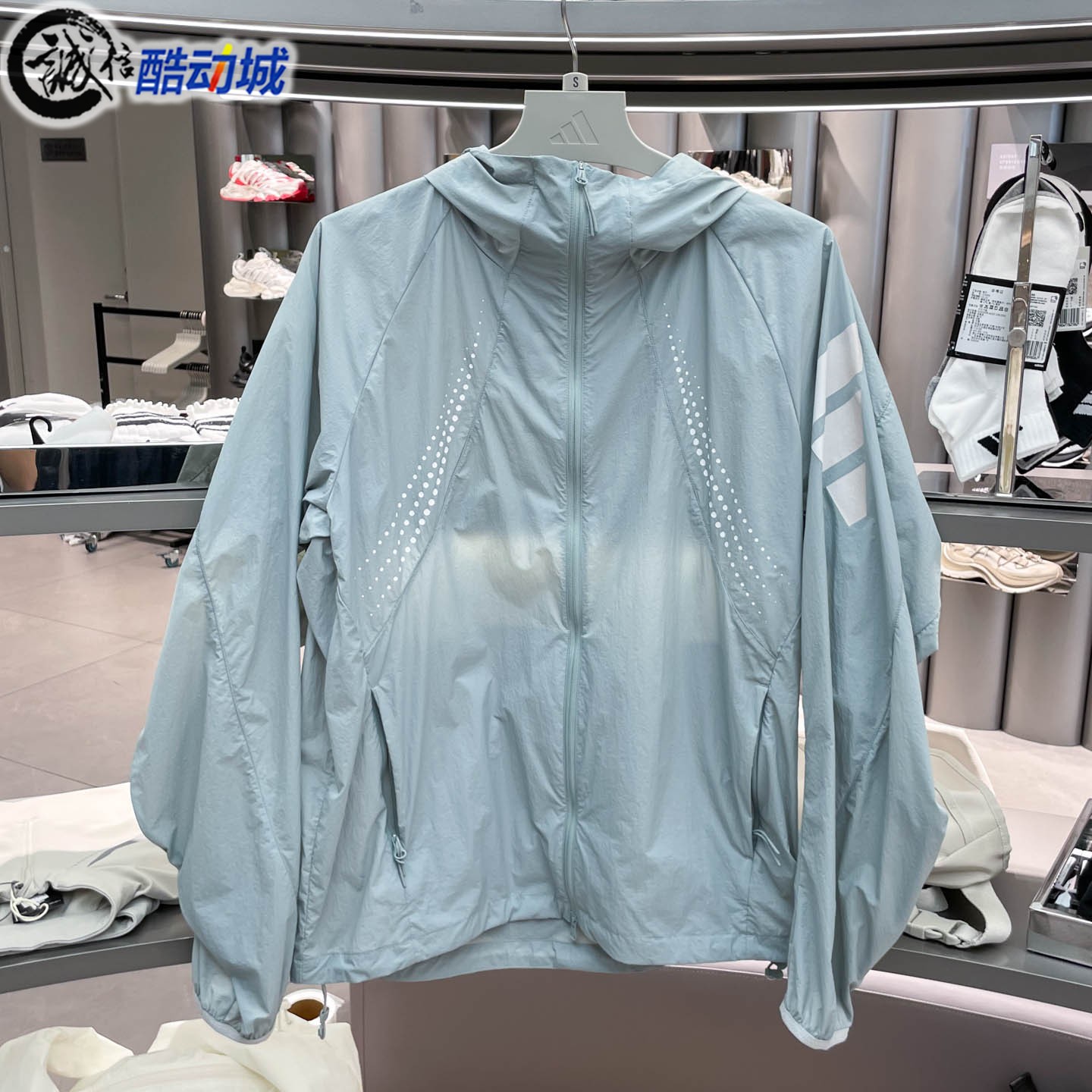 Adidas阿迪达斯男子2026夏季梭织拒水防晒宽松运动夹克外套KW0103
