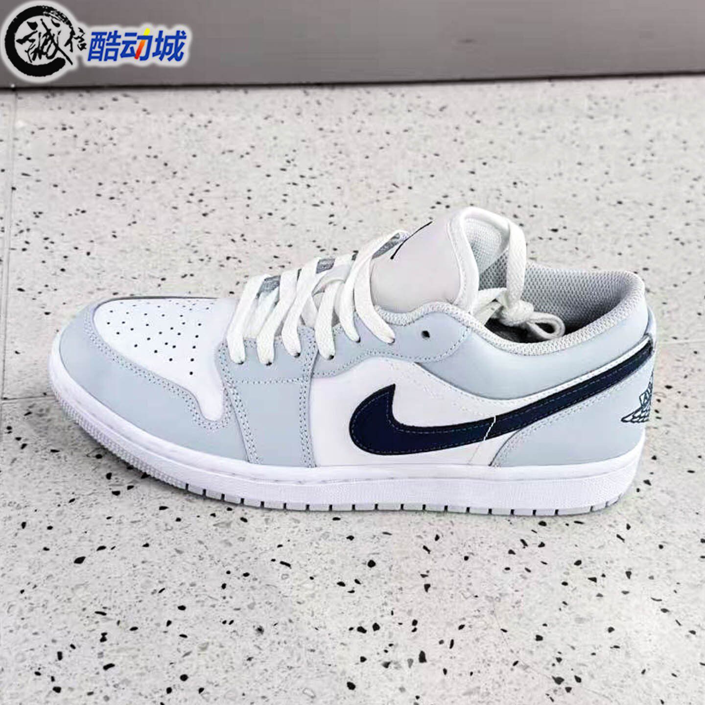 Nike耐克男子2026春新款Jordan 1 Low经典运动鞋553558-400-606