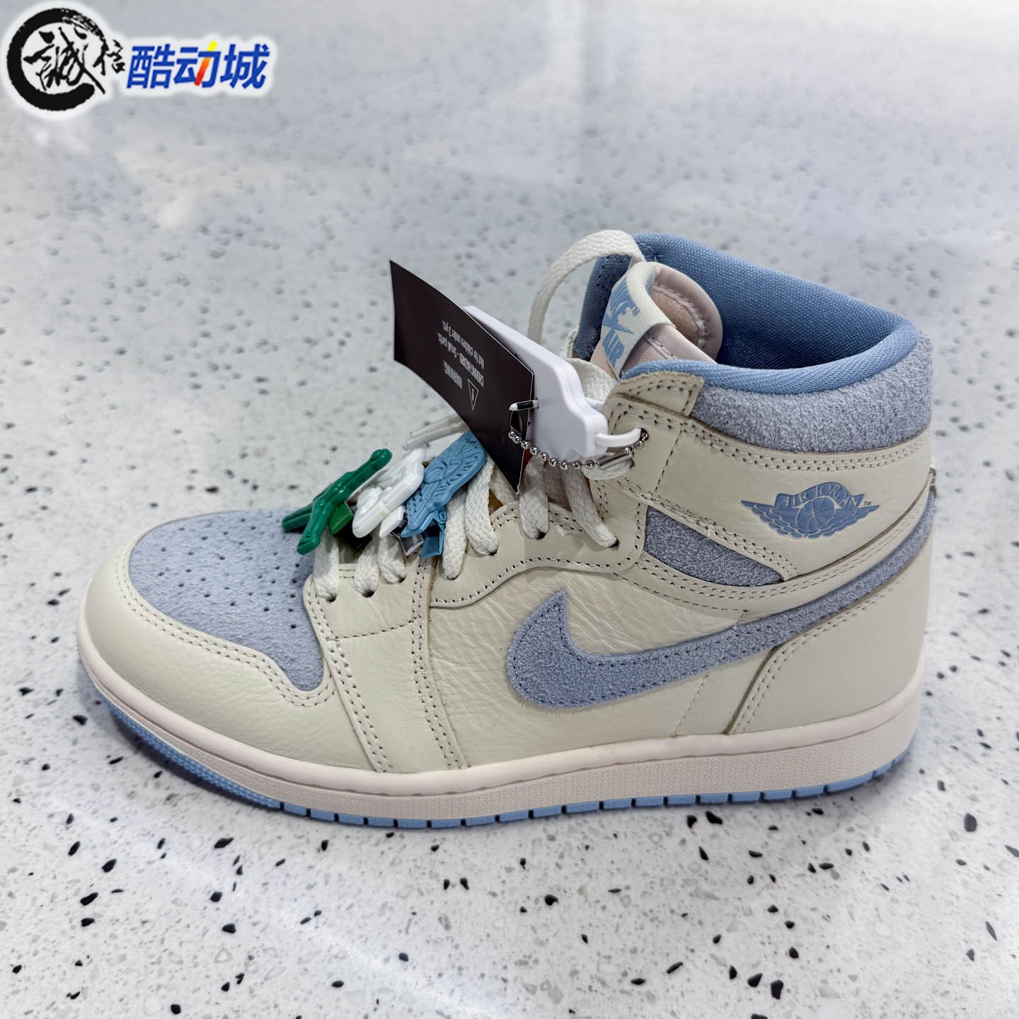 耐克女鞋2026夏新款Air Jordan 1 Retro舒适高帮运动鞋FD2596-102
