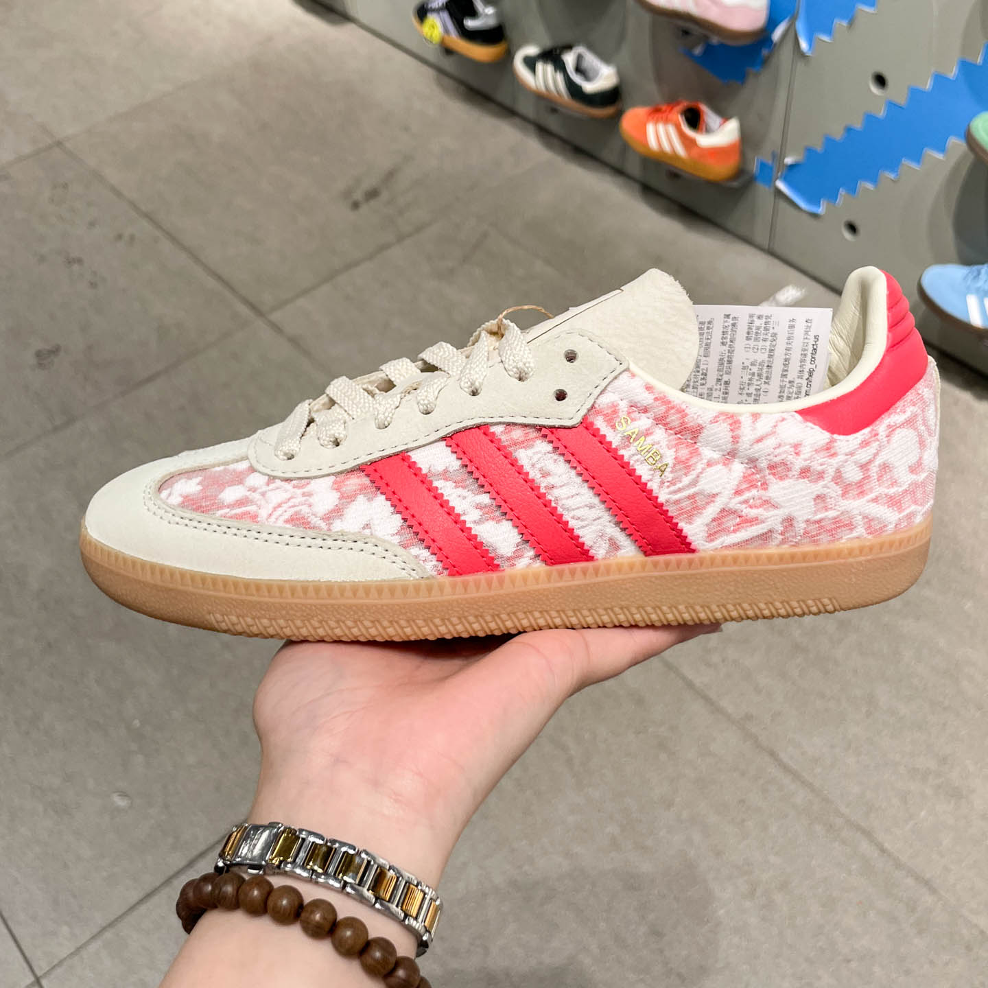 阿迪达斯三叶草女子运动T头鞋