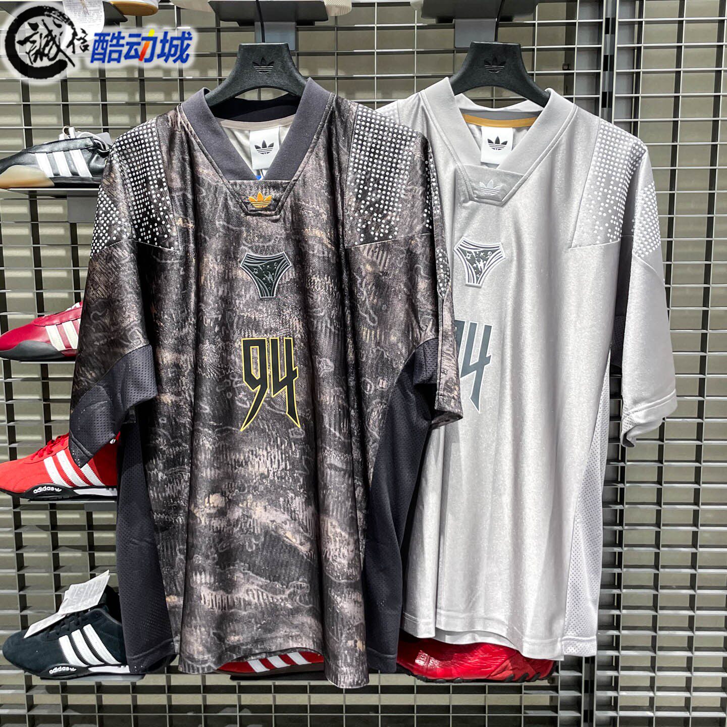 阿迪达斯三叶草男款2026夏新款情运动宽松短袖球衣 KX4834 KX4835