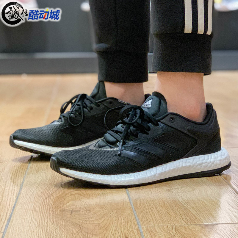 阿迪达斯pureboost跑步鞋冬季