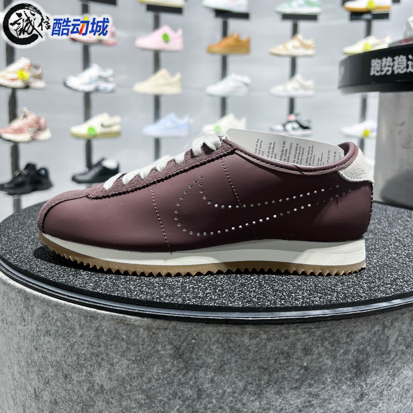 Nike耐克女子2026夏新款Cortez Leather经典复古运动鞋HQ1841-500