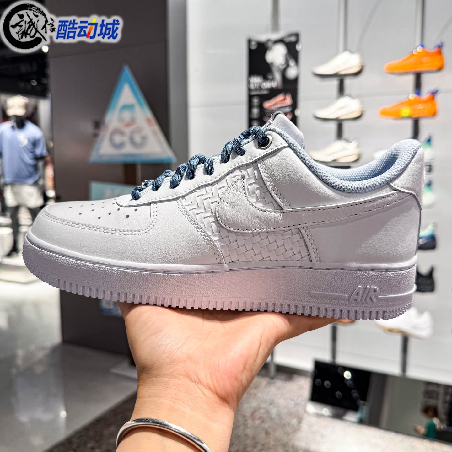 Nike耐克男子2026秋新款AIR FORCE 1 07 LV8经典运动鞋IW1892-111