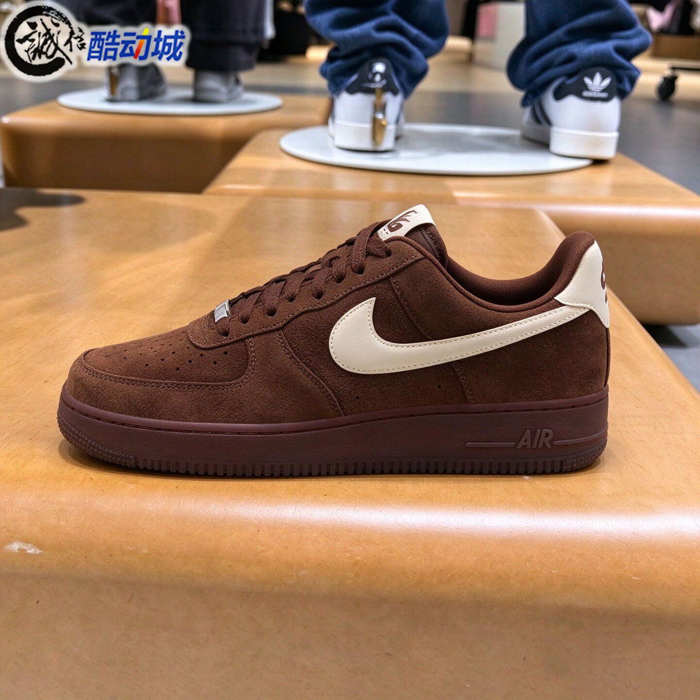 Nike耐克女子2026冬季新款AF1空军一号翻毛皮运动板鞋 IQ0136-200