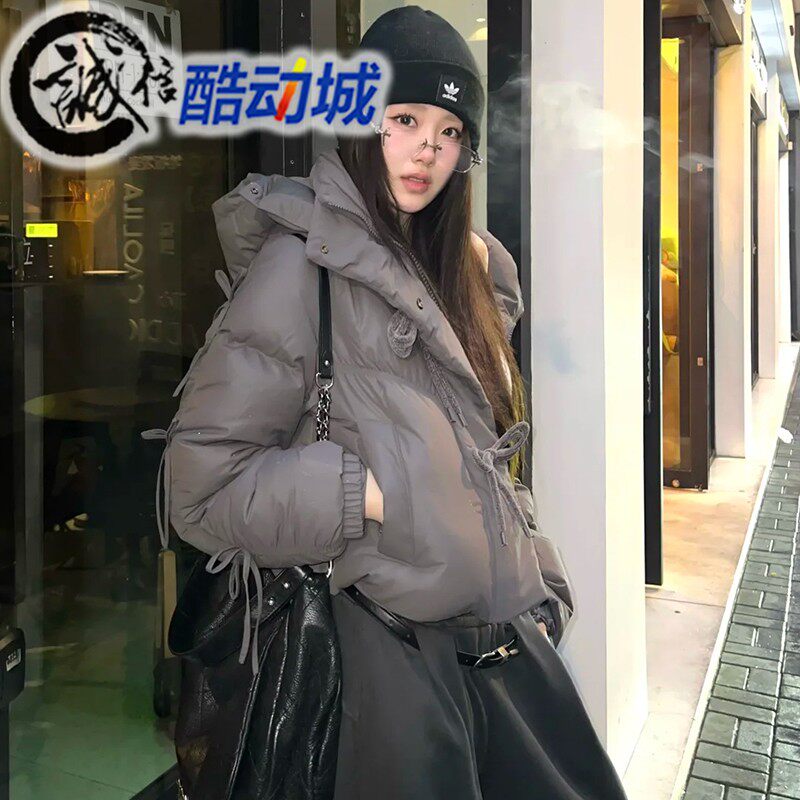 阿迪达斯三叶草2025冬女子鸭绒连帽羽绒服休闲保暖运动夹克KC2609