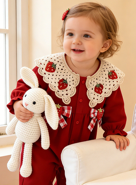 溯格秋季2025外出a类满月红色长袖包屁衣女宝宝衣服婴儿连体衣