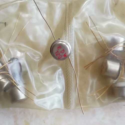 议价三极管3DK9A，18只X2元一只，镀金脚二极管2DW12G